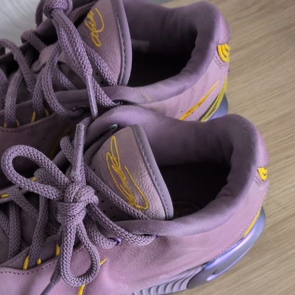 LeBron James "Purple Rain" Athletic Nikes - Picture 14 of 14